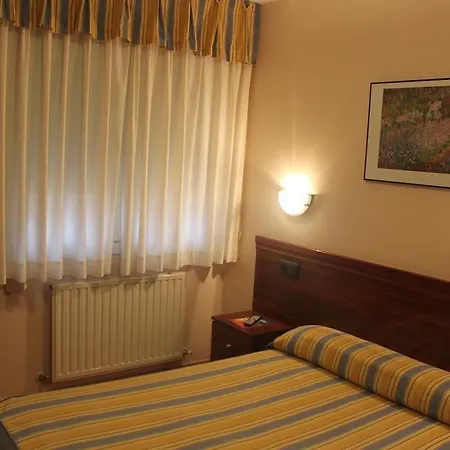 Hotel Valdés 2*